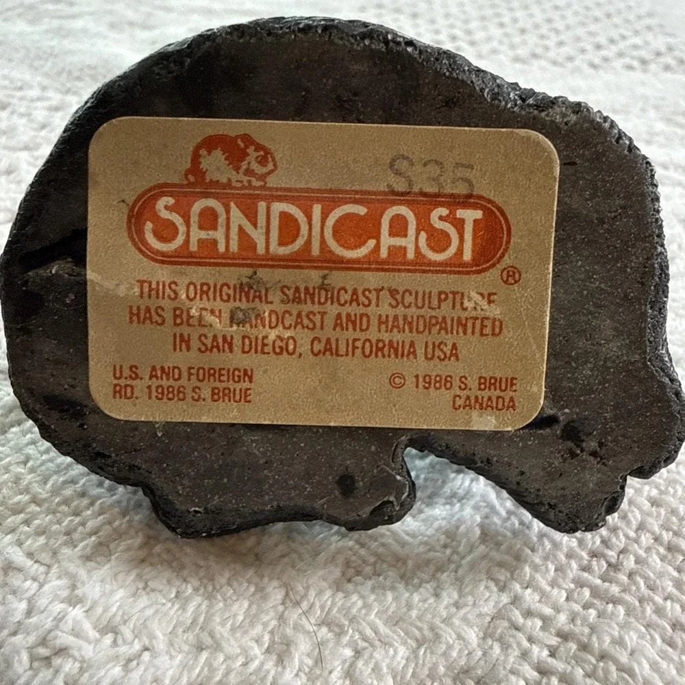 Vintage Sandicast Sleeping Black Cat‎ Approx 1.0x2.50